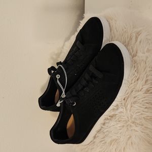 UGG Black Canvas Low Cut Sneaker Size 8